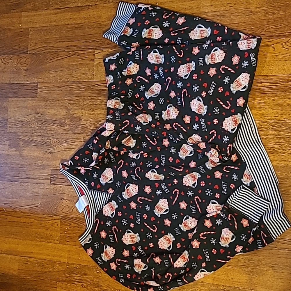 Secret Treasures Black and Red Christmas Sleepwear